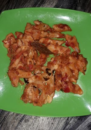 Una foto de Pasta fagiolli (fideos con porotos y salsa)