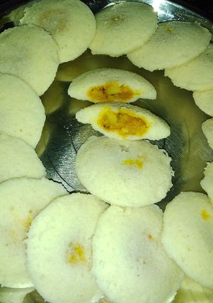 स्टफ्ड राइस इडली (Stuffed Rice Idli recipe in Hindi) रेसिपी मुख्य फोटो