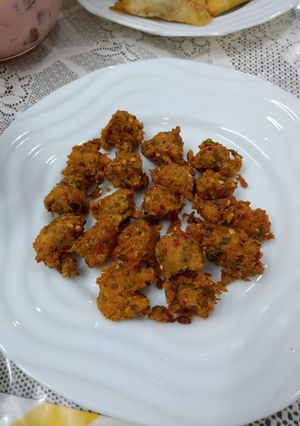 A picture of Mong dal chicken pakora.