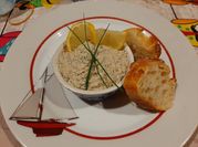 Une photo de sardine huile d'olive