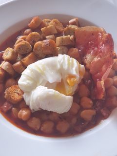 Una foto de Garbanzos con jamón