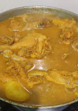 আলু দিয়ে মুরগির মাংস (aloo diye murgir mangsho recipe in Bengali) রেসিপির প্রধান ছবি