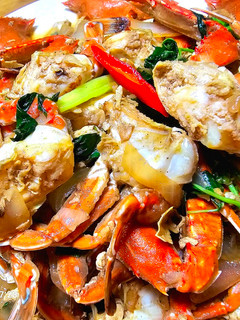 塔香洋蔥蛋炒牛角蟹(創意料理) 的食譜成品照片