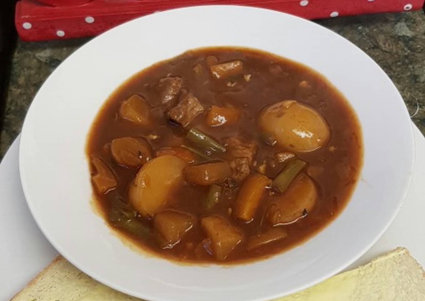 Beef Stew 🥣🍞