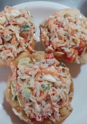 Una foto de Ensalada de atún en capelinas 🐟 💚