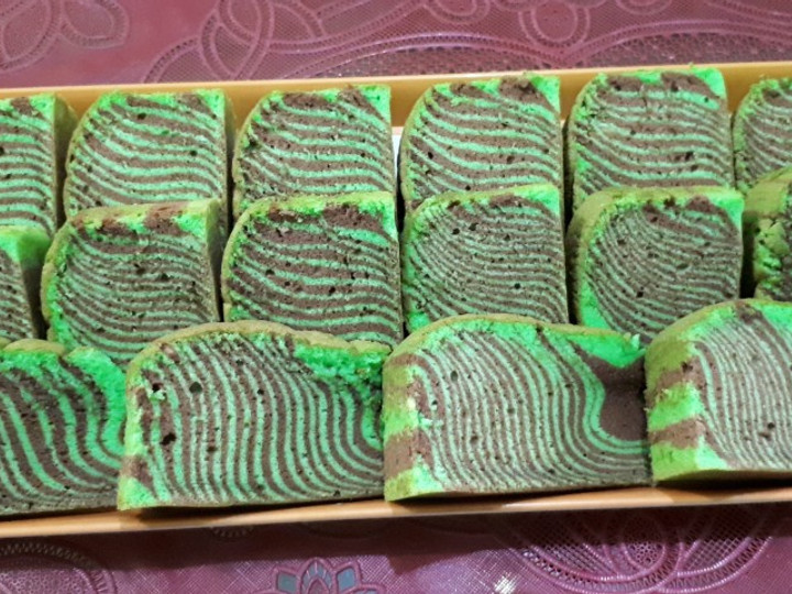 Bagaimana Menyiapkan Cake zebra pandan putih telur Istimewa