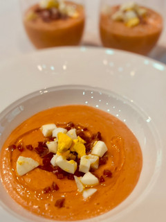 Una foto de Salmorejo de melocotón