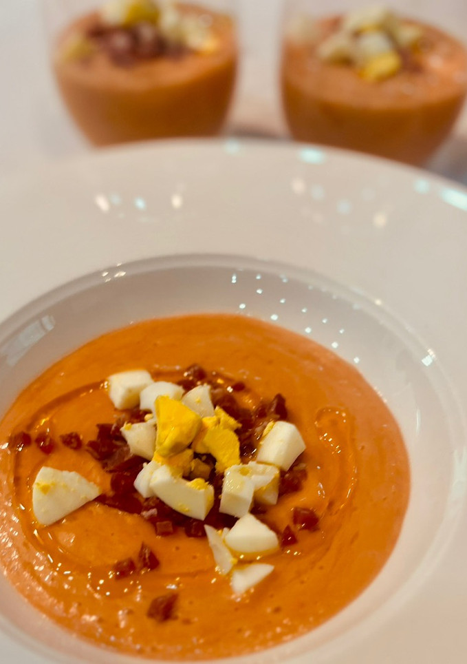 Una foto de Salmorejo de melocotón