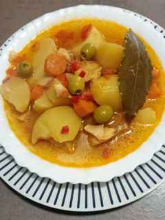 Una foto de Patatas guisadas con lomos de bacalao