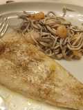 Merluza con gulas y gambas