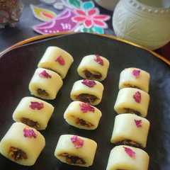 Gulkand in Milk Powder Roll-レシピのメイン写真
