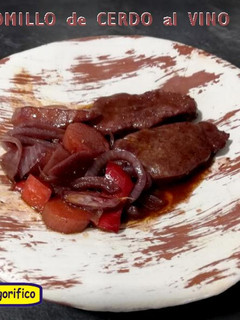 Una foto de Solomillo de cerdo al vino tinto