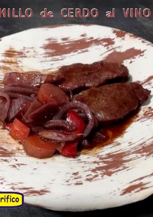 Una foto de Solomillo de cerdo al vino tinto