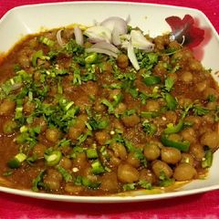 A picture of Pinndi Cholle.
