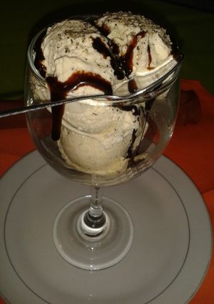 Una foto de Helado de Chocolate y Menta Fresca