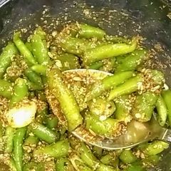 A picture of Green Chilly Pickles.