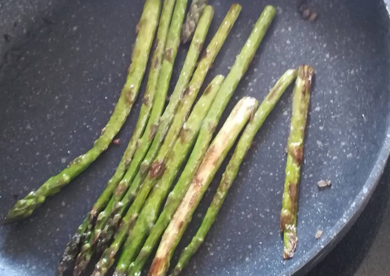 Espárragos trigueros a la plancha