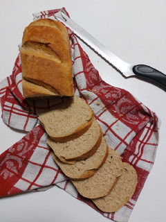 Formakenyér teljes kiörlésű búzaliszttel recept fotója