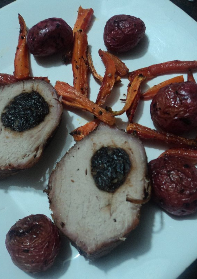 Una foto de Lomo relleno con ciruela, pistaches, almendras al tequila de las Correa