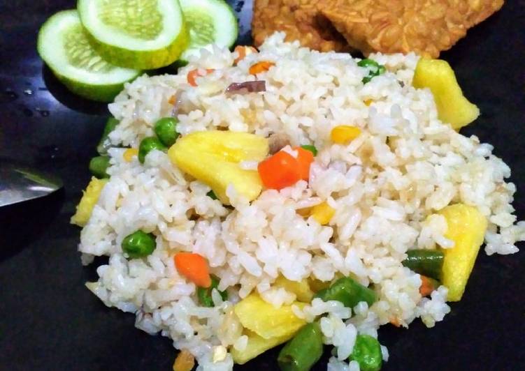 Bagaimana Membuat Nasgor nanas kilat⚡ yang Enak