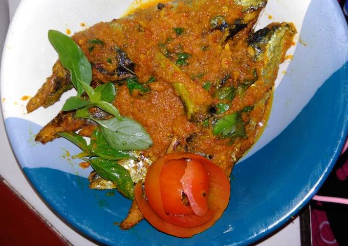 Resep Ikan Tongkol Bumbu Kuning Oleh Nadyah Novi Cookpad