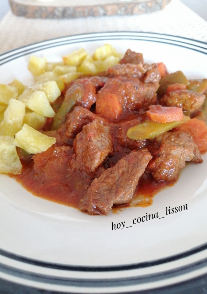 Una foto de Carne guisada con verduras