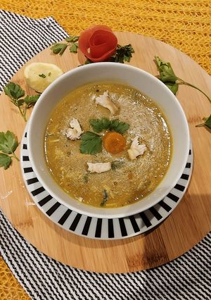 A picture of Mulligatawny soup.