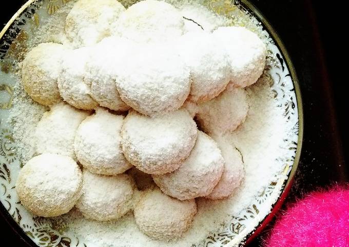 Resep Putri Salju Klasik oleh Mega Pusfhita - Cookpad