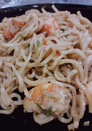 Foto de Camarão ao alho com noodles