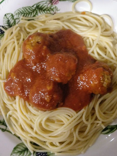 Una foto de Spaghetti con albóndigas 🍝