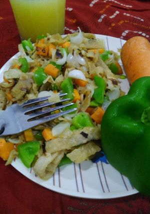 દેશી નુડલ્સ (Desi Noodles Recipe In Gujarati) રેસીપી મુખ્ય ફોટો