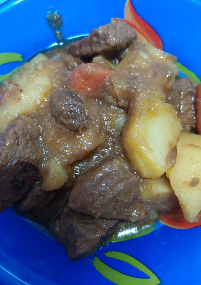 Una foto de Estofado de ternera/ Carne en salsa