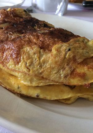 Une photo de Omelette aux pommes de terre nouvelles et tomates confites