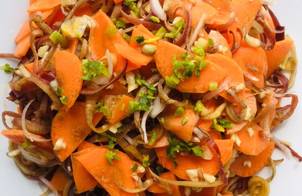 Nấu ăn cùng con: Gỏi hoa chuối cà rốt