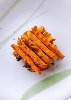 Hình của món Rosemary Sweet Potato.