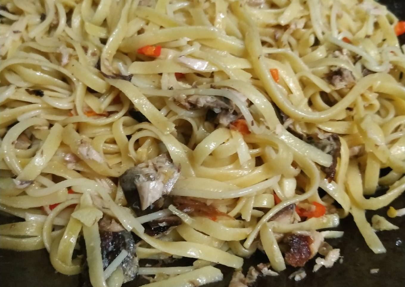 Spaghetti Aglio Olio / Spaghetti Ikan Pindang