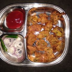 Pyaaz ke pakode A picture of Pyaaz ke pakode.