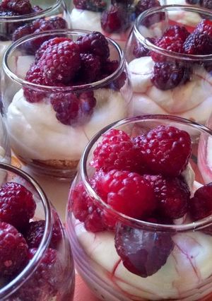 Una foto de Cheesecake shots de frambuesas