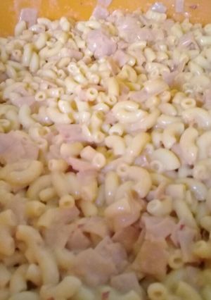 Una foto de Ensalada de coditos con jamón 🍽