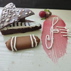 A picture of Piano pastry.