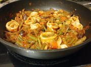 Una foto de salsa para parrillada