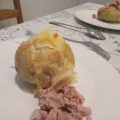 A picture of Tuna Jacket Potato.