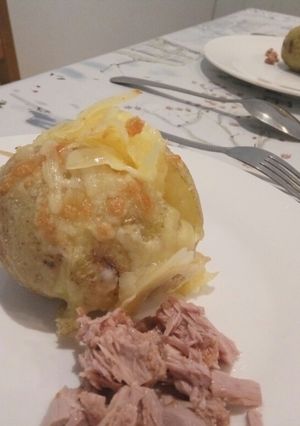 A picture of Tuna Jacket Potato.