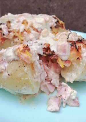 A picture of Bacon-Stuffed Potatoes 🥔🥓.