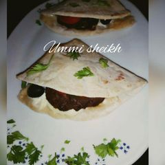 A picture of Macarabia beef, macarabia bread.
