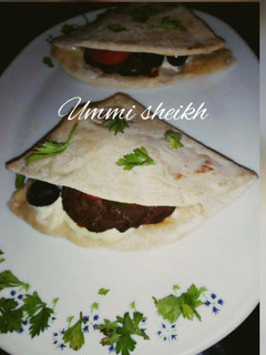 A picture of Macarabia beef, macarabia bread.