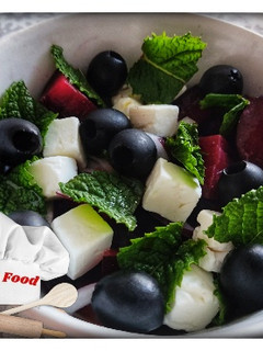 Una foto de Ensalada fresca de ciruela