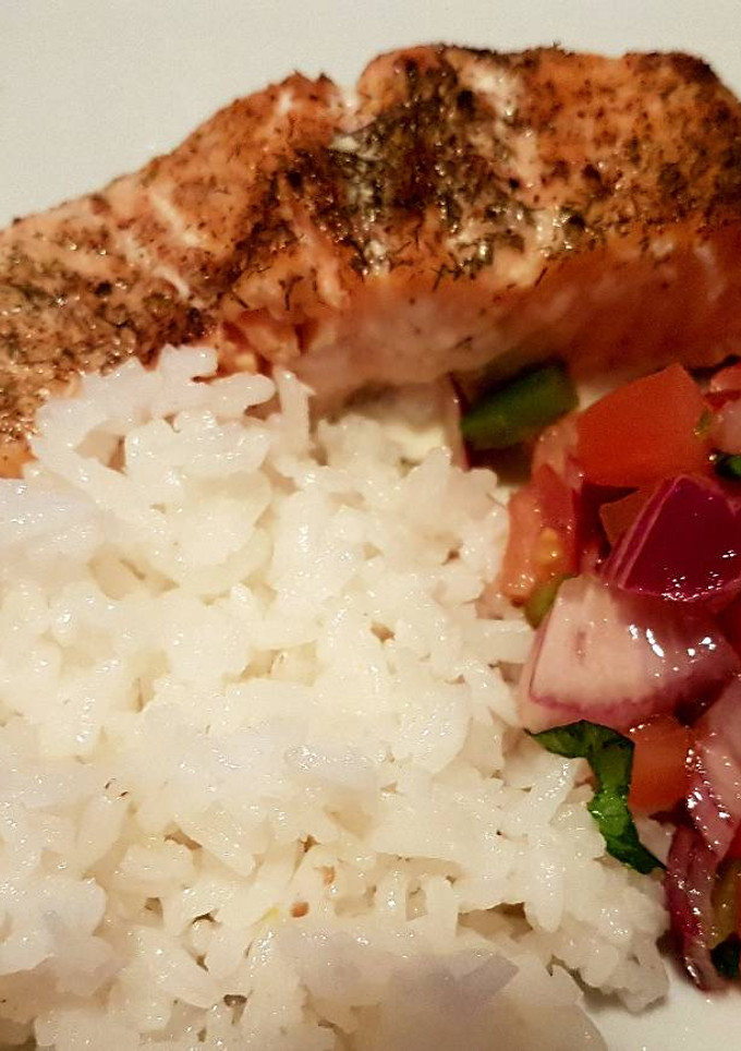Una foto de Salmón con Eneldo