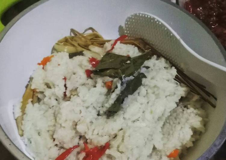 Cara Gampang Membuat Nasi liwet Rice Cooker yang Bisa Manjain Lidah