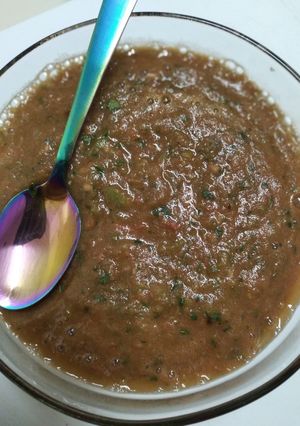 Una foto de Salsa de chile serrano, jalapeño y cilantro